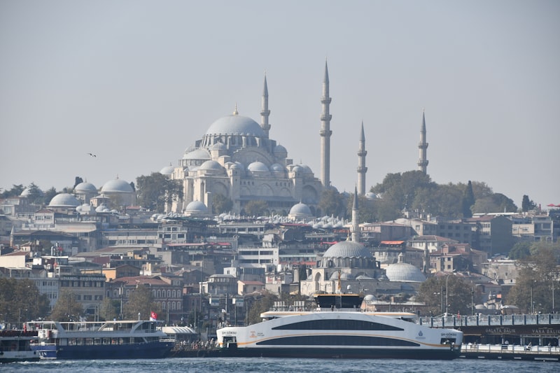 Türkiye Ekonomisinde Son Durum: Enflasyon ve Faiz Oranları Türkiye Ekonomisinde Son Durum: Enflasyon ve Faiz Oranları